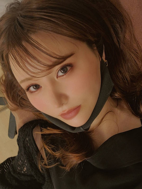 愛沢かれん