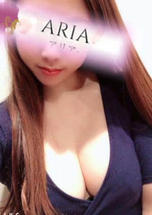 葉月奈緒