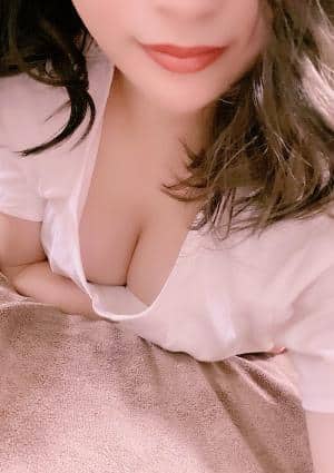 小島 しずく